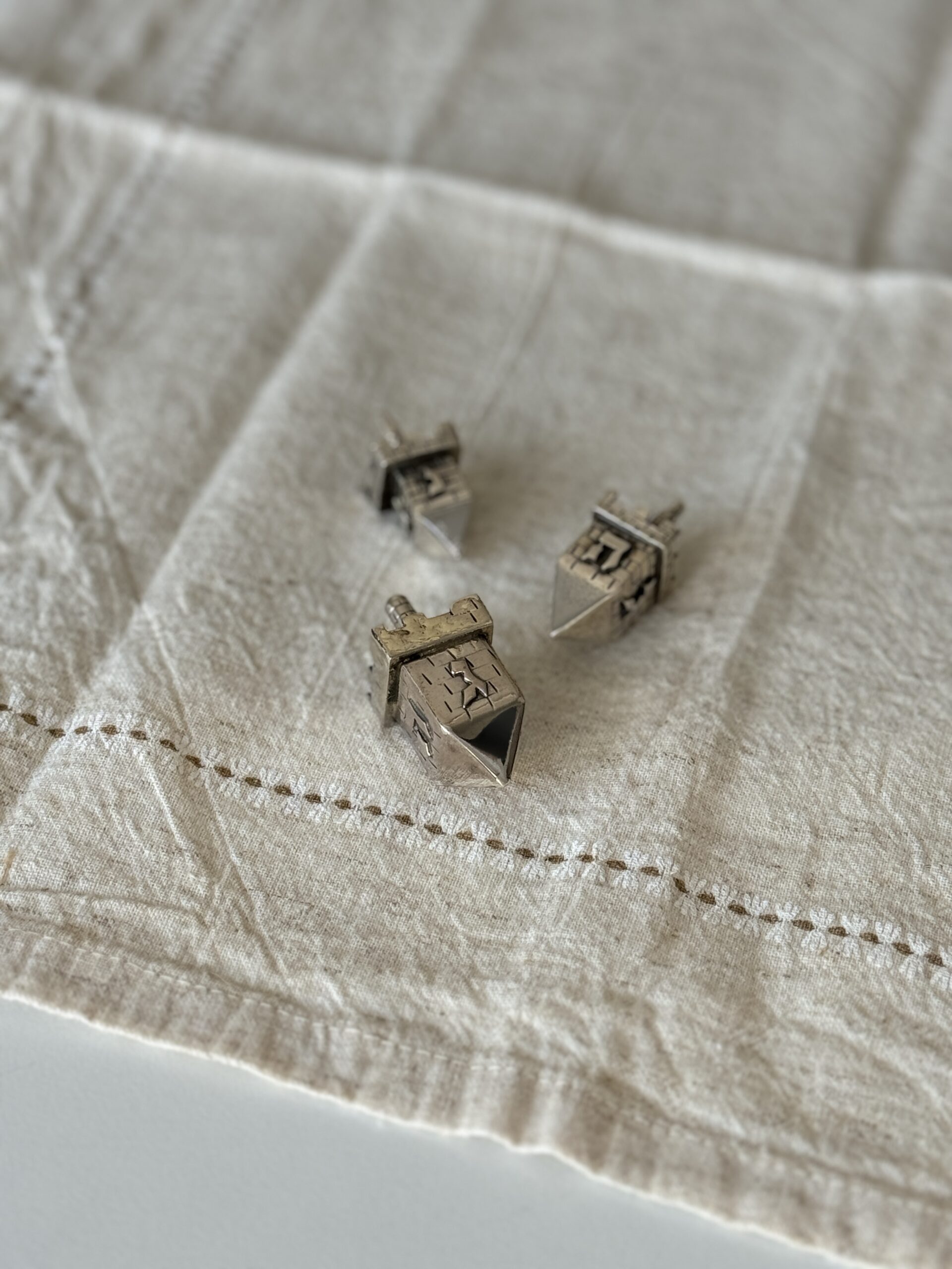 Sterling Silver Kotel Brickwork Dreidel – Custom Sizes