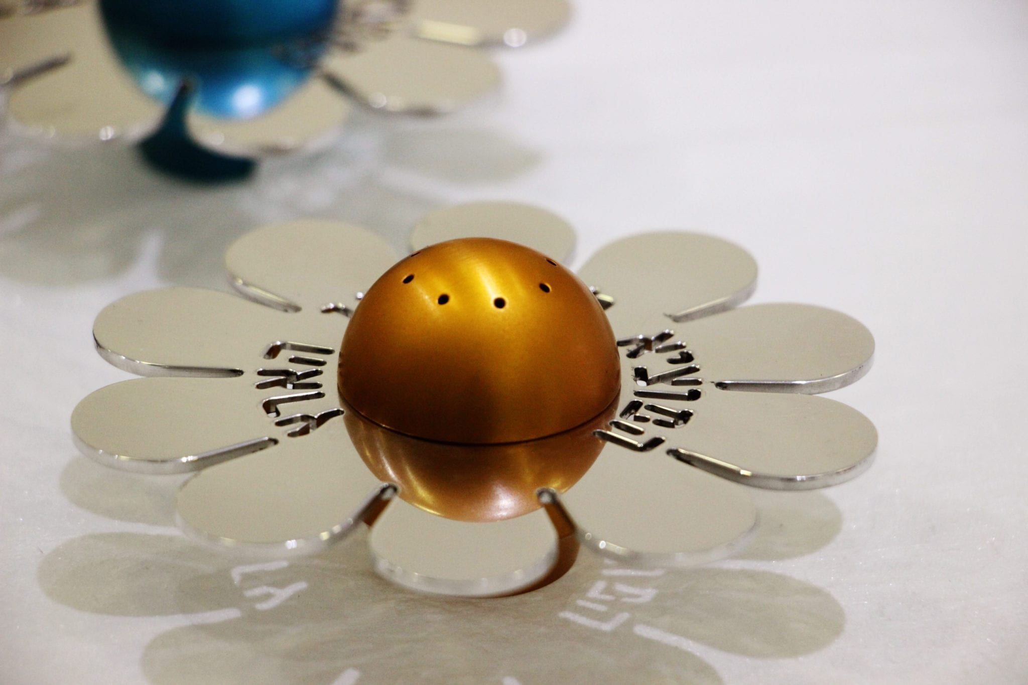 Shiny Salt & Pepper Shaker – Flower Shaped with Blessing