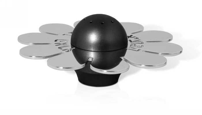 Shiny Salt & Pepper Shaker – Flower Shaped with Blessing