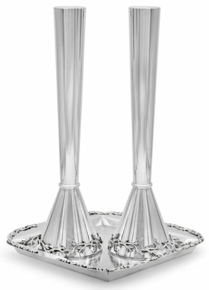 Modern Silver Candlesticks with Leaves Decorations