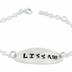 Oval-Shaped Plaque Bracelet with English Name and Smiley