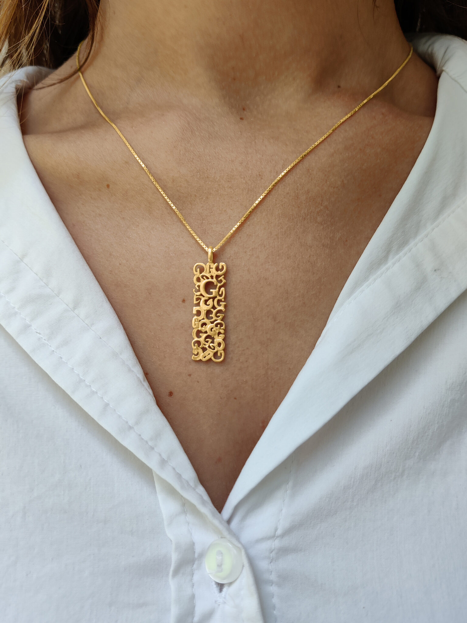 14K Soild Gold English Initial Chic Pendant