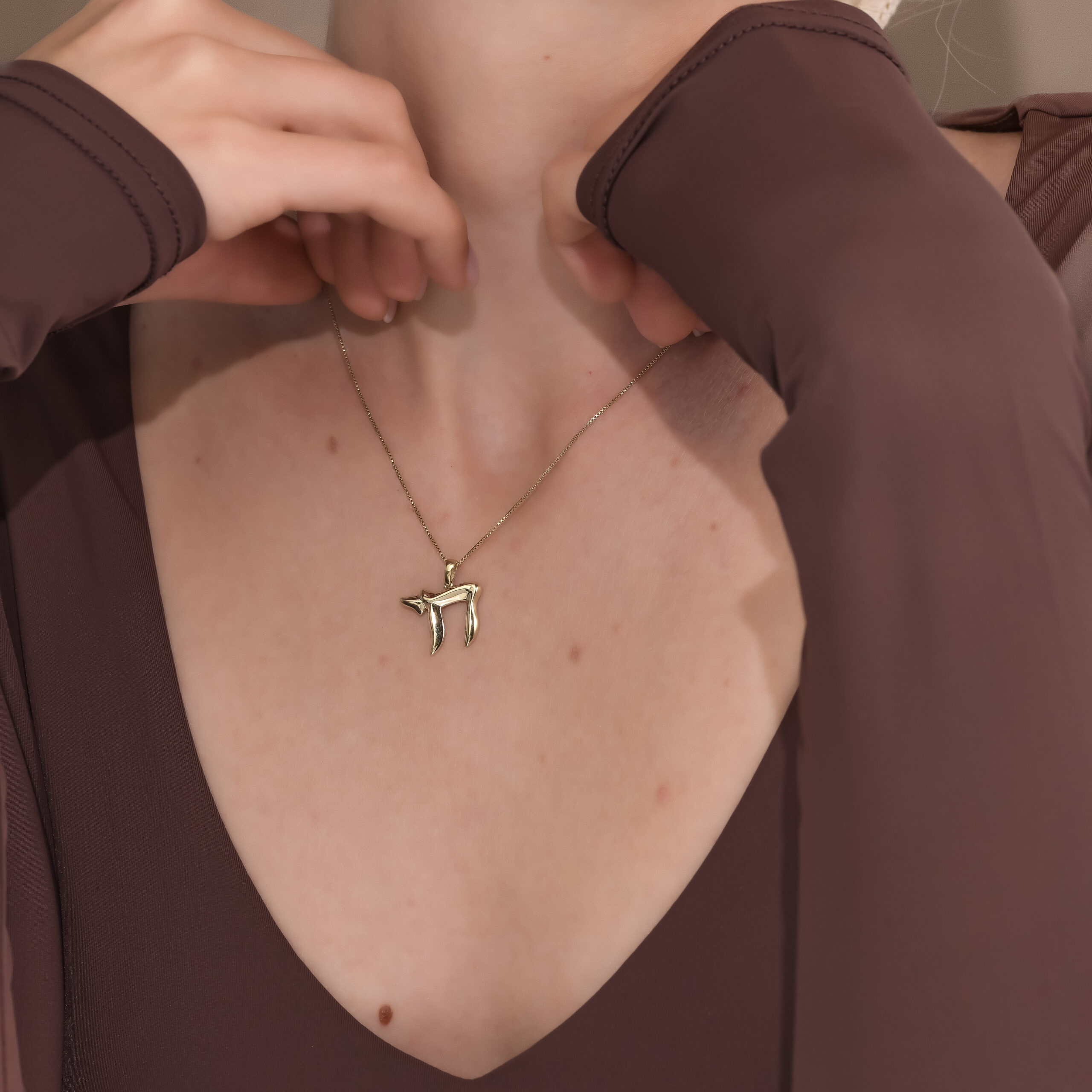 14K Gold Modern Unisex Chai Pendant Necklace