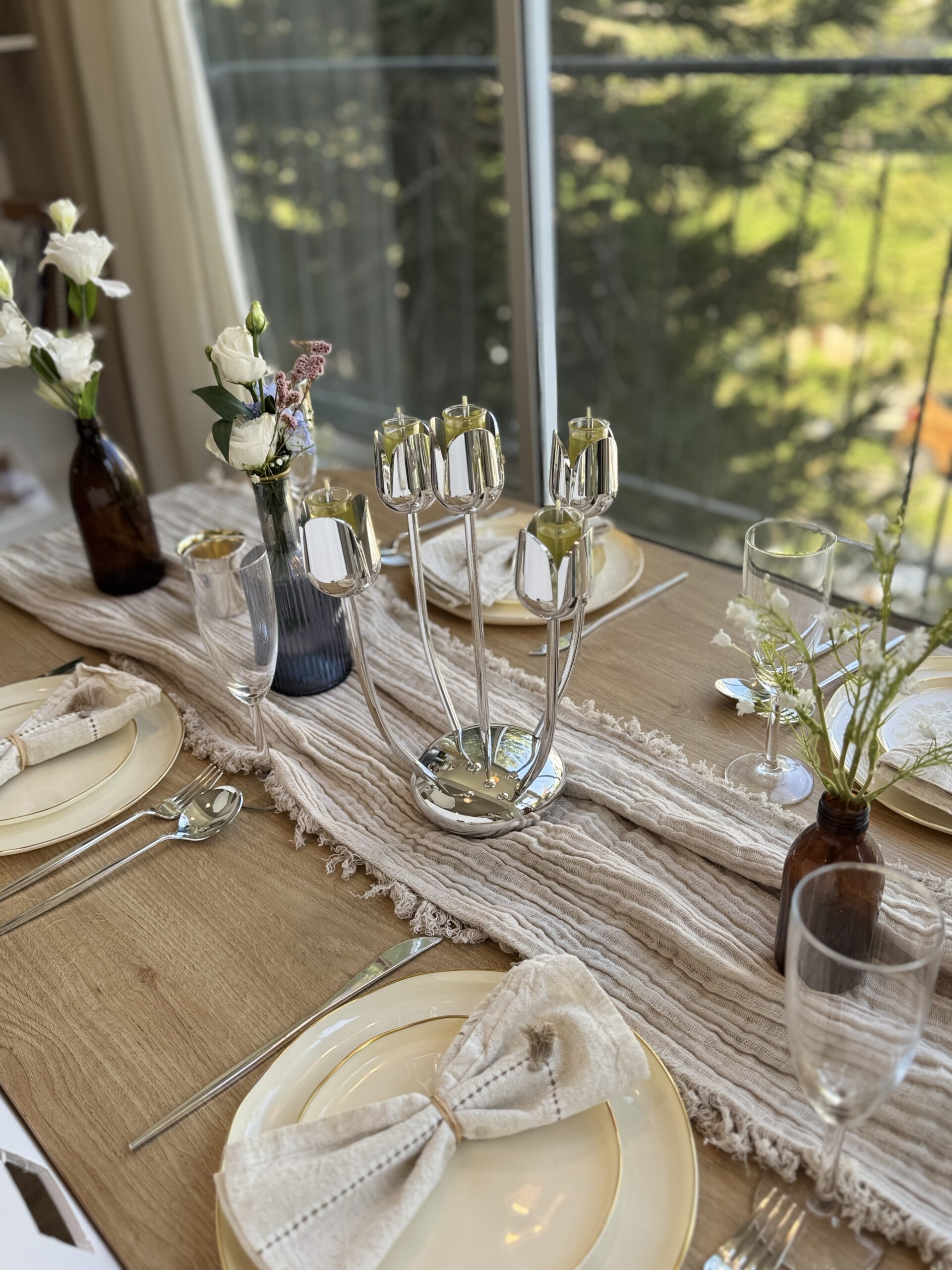Shine Silver Tulip Candelabra From Aluminum That Non-Tarnish